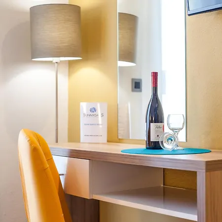 Hotel Sunny Days 4*